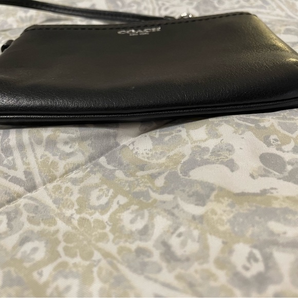 COACH wristlet- black - Picture 7 of 8